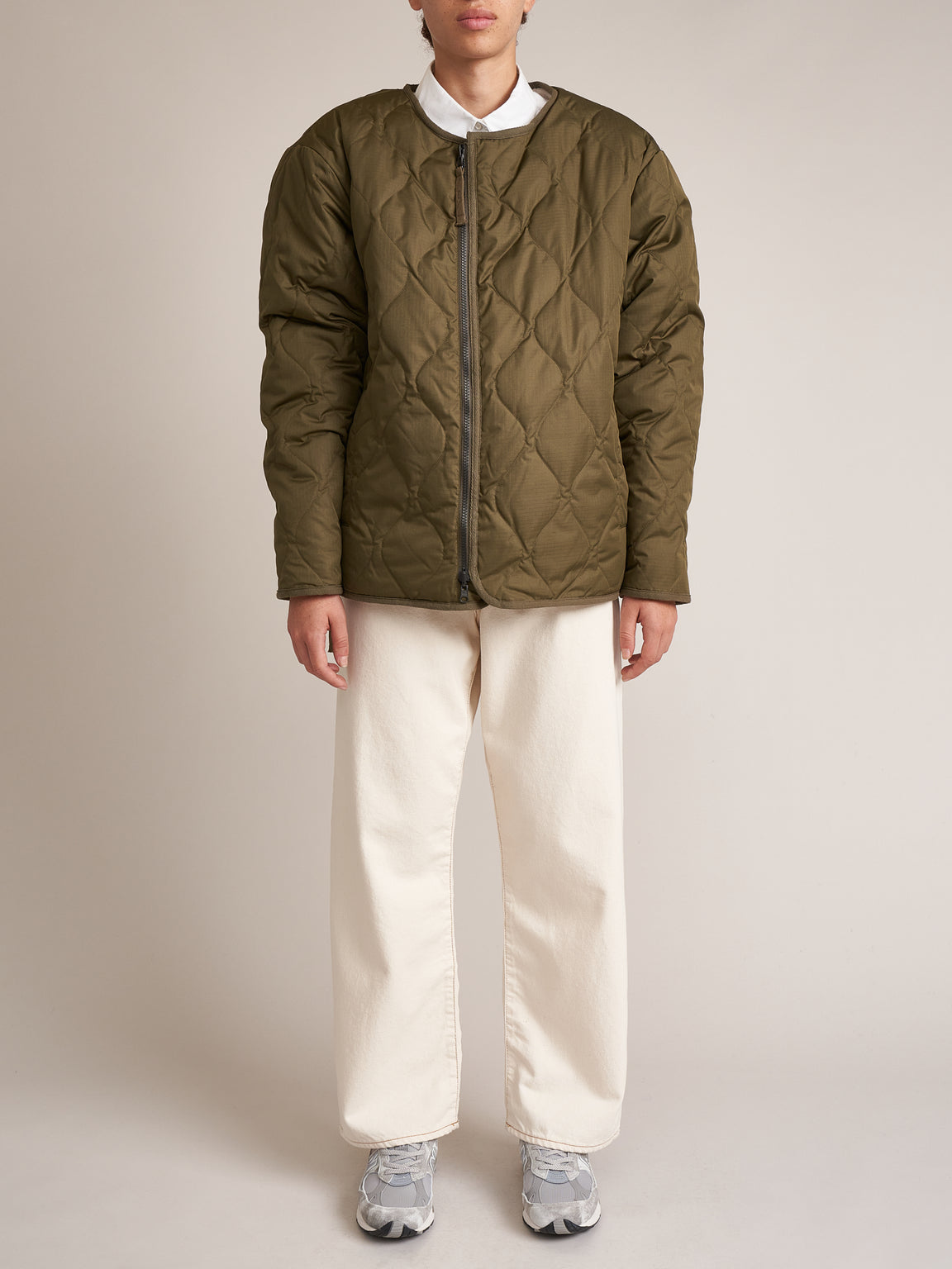 TAION | REVERSIBLE MILITARY CREWNECK DOWN JACKET OLIVE